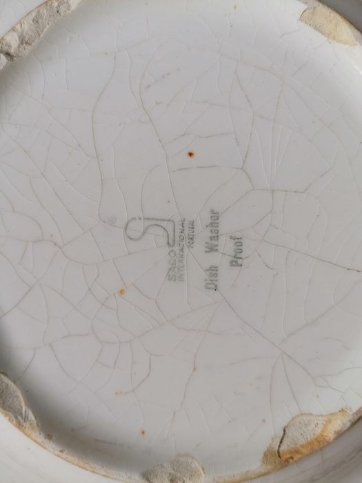 Pratos antigos variados