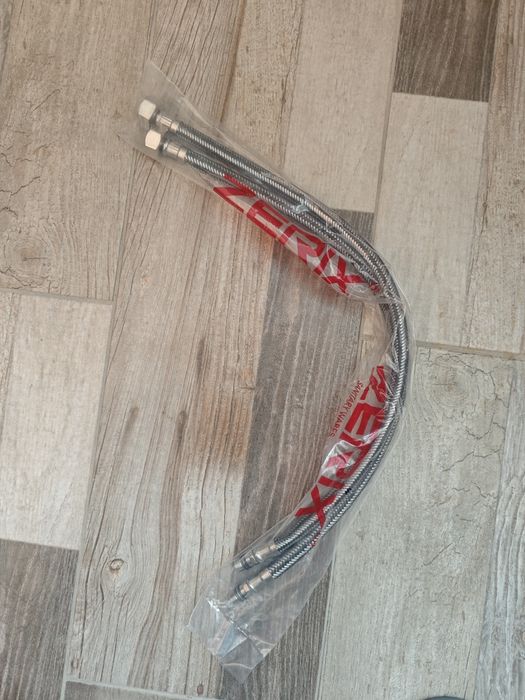 Шланги для холодної та гарячої води на змішувач на кран