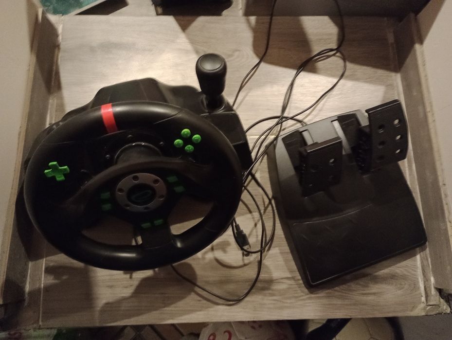 Kierownica do gier z biegami