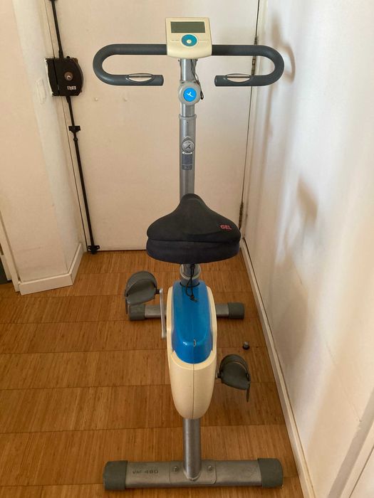 bicicleta estática fitness