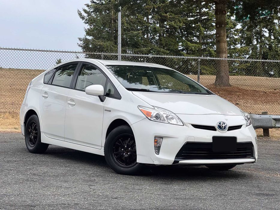 Toyota Prius Four      2015