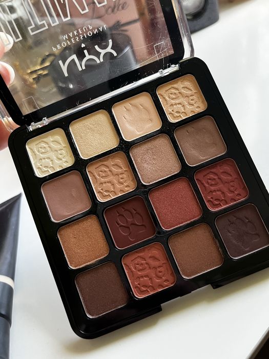 Косметика  одним лотом ( Nars, Nyx, Clarins)