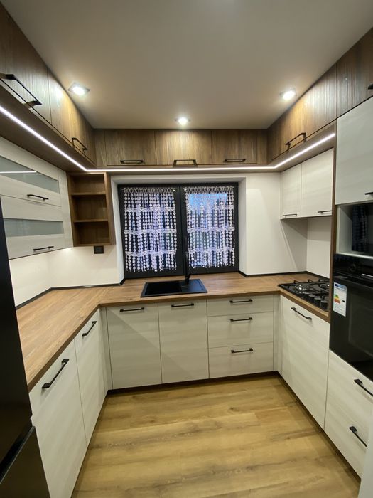 Kuchnie na wymiar/zabudowy/garderoby