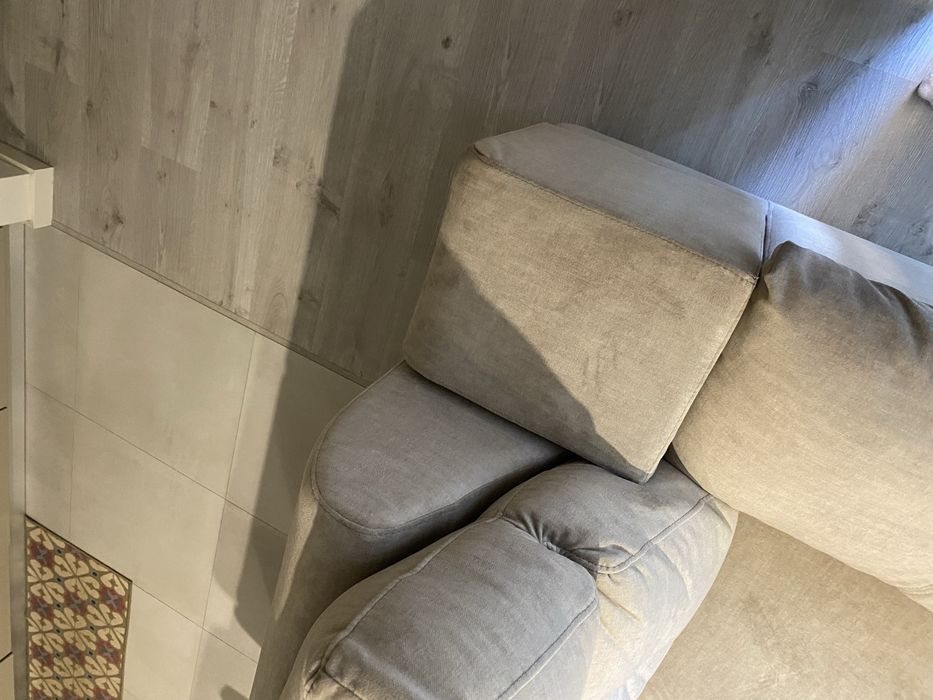 Sofá com chaise longue