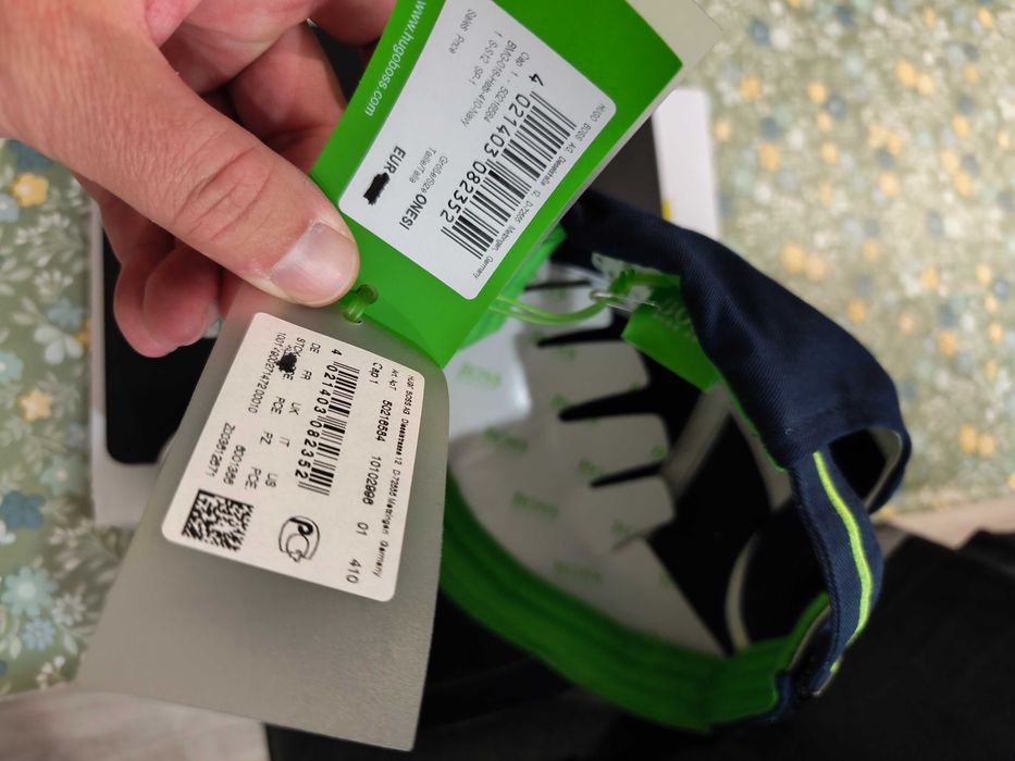 Boné Hugo Boss Azul escuro com pormenores verdes