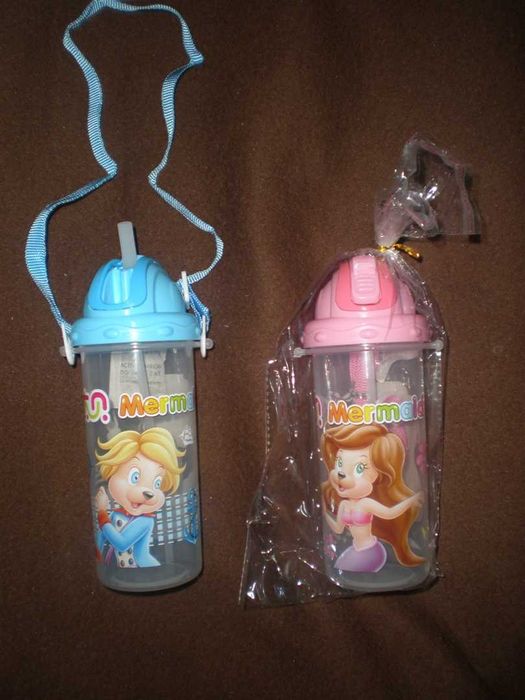 Бутилка з трубочкою