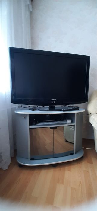 Тумба під телевізор  , ідеальний стан.