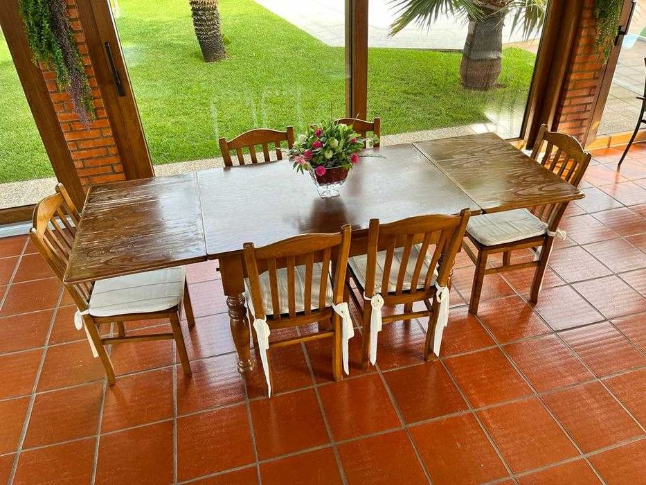 Mesa madeira 6/8 pessoas + 6 cadeiras