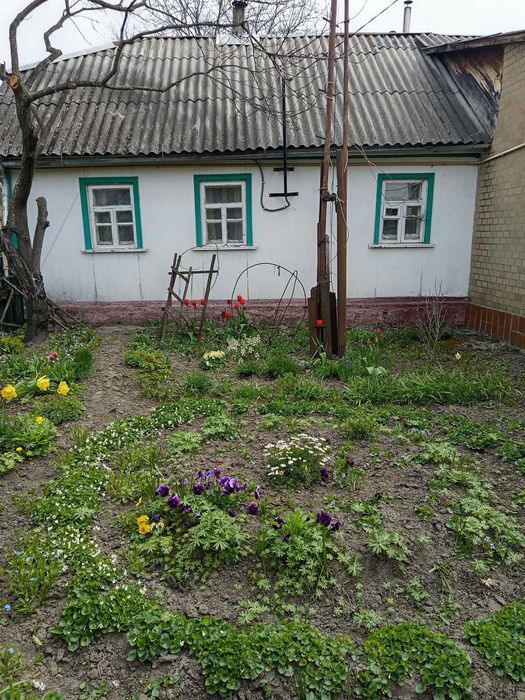 Продається половина будинку