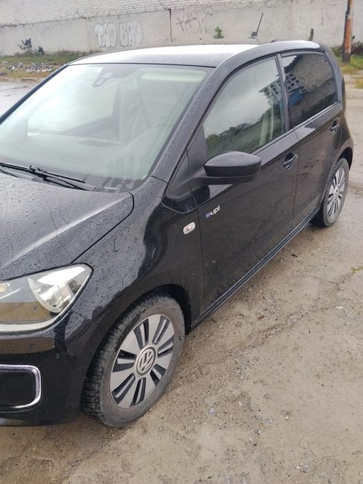 Автомобіль VOLKSWAGEN  e-up
