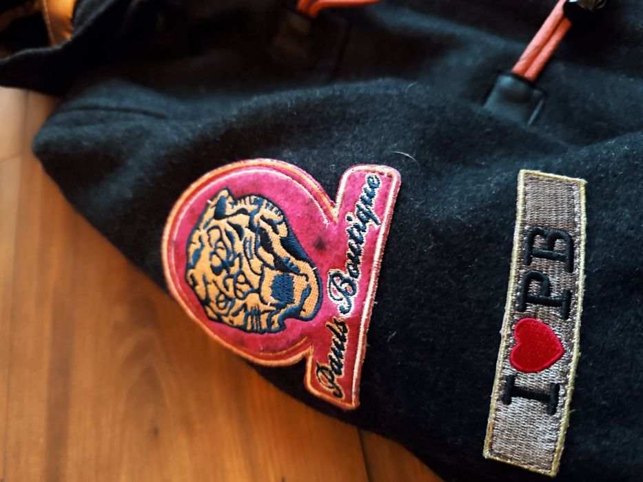 Płaszcz kurtka ocieplana rozmiar M z naszywkami