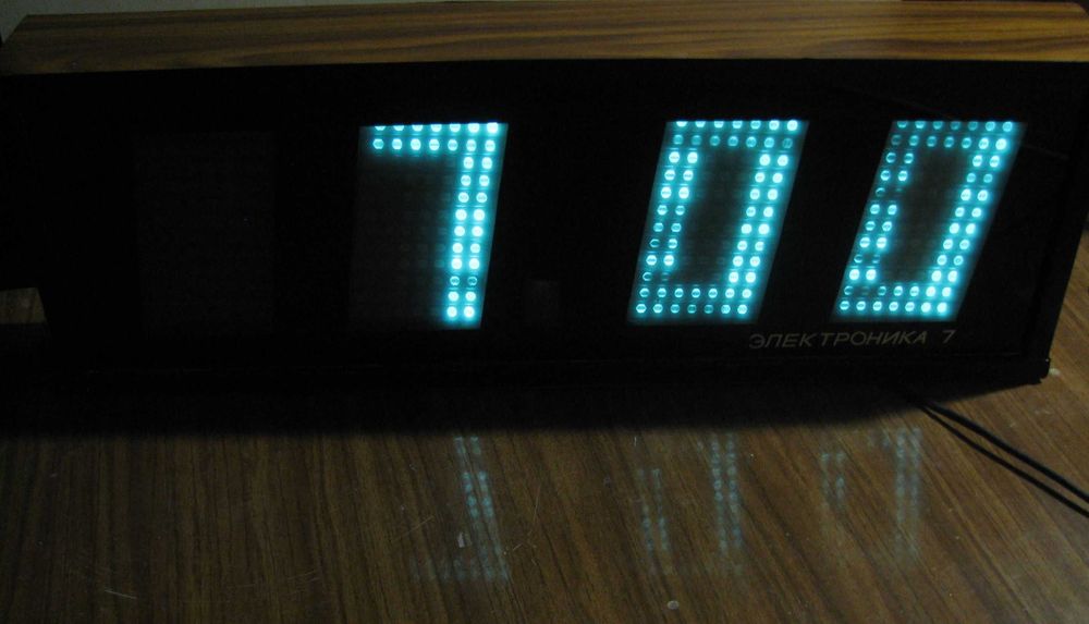 Часы настенные Электроника 7, рабочие.
