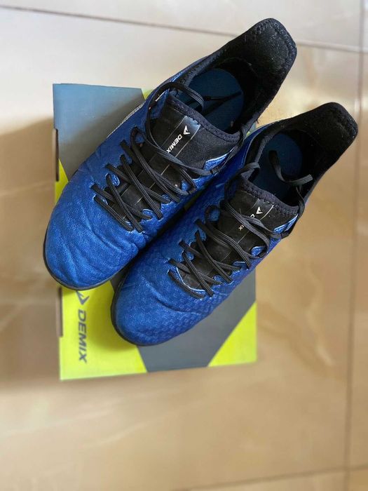 Бутсы футбольные 38р