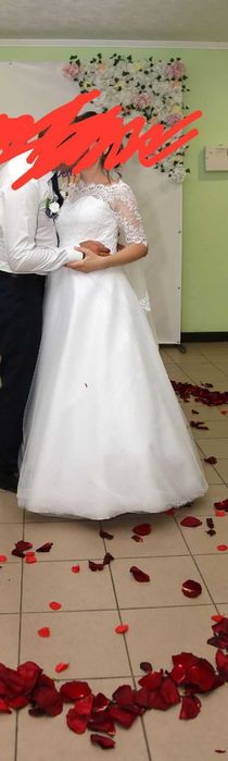 Весільна сукня. В чудовому стані.