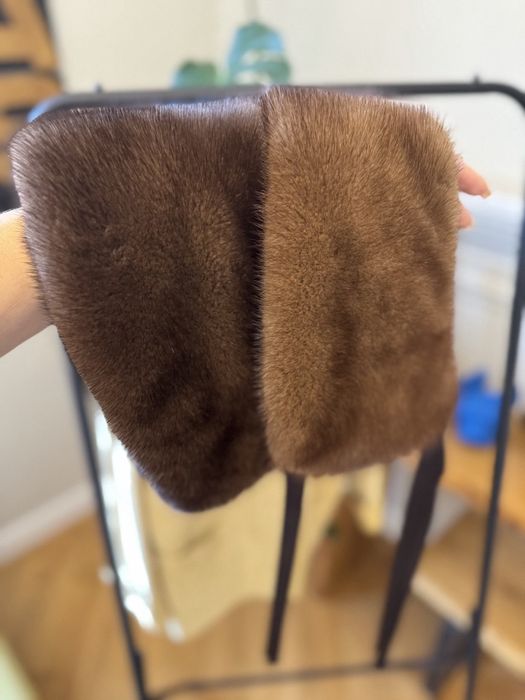 Шарф , комірець з натурального хутра