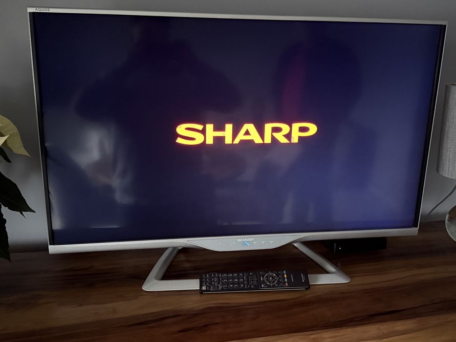 Mam na sprzedaz 2 telewiozory marki Sharp