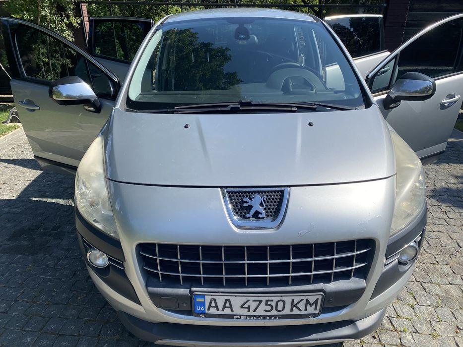 Peugiot 3008 автомобіль
