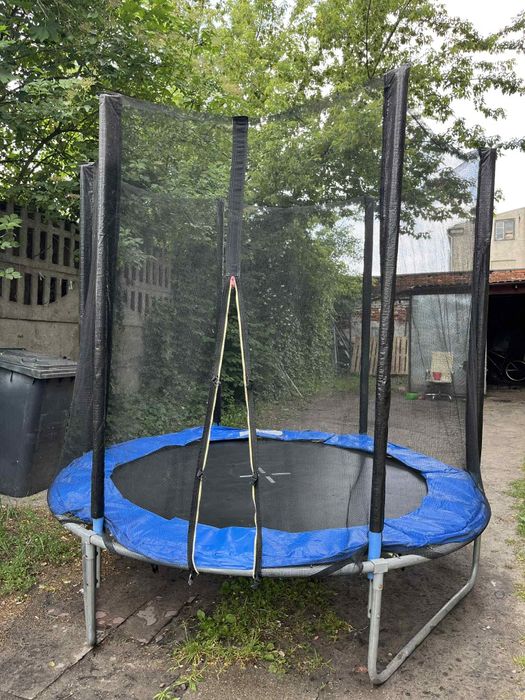 Sprzedam trampoline 2.4 m