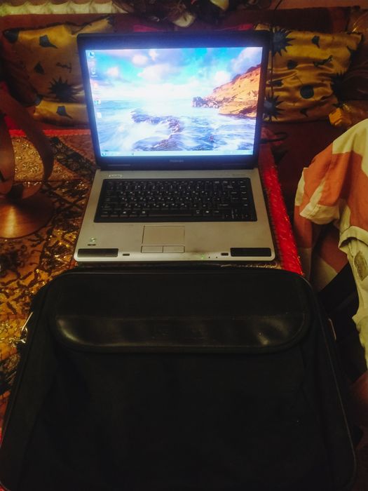 Ноутбук Toshiba Satellite L40