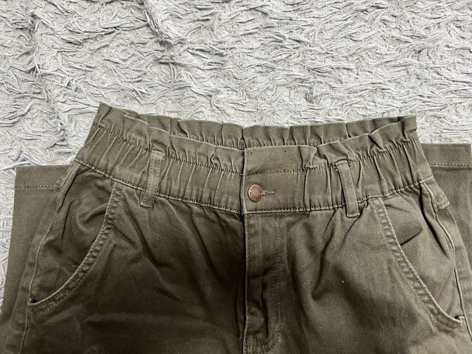 Жіночі штани кольору хакі