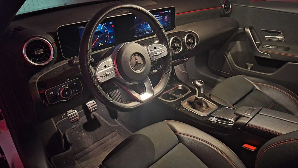 Mercedes-Benz Classe A 160 AMG Line (2020) – 40.000 km – Como Novo