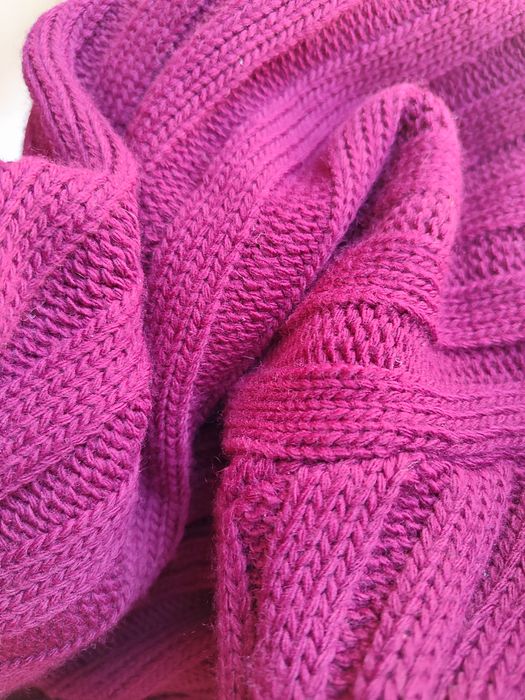 Укороченный свободный свитерок темно бордового цвета