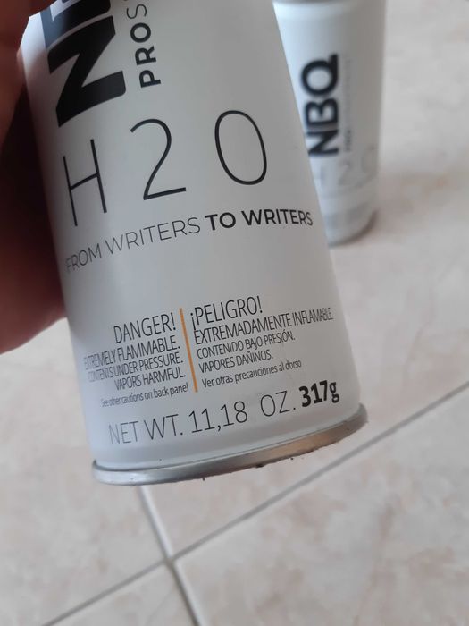 Latas de tinta para graffiti e fixativo mate