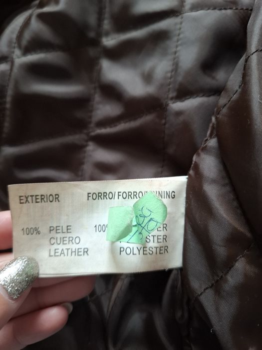 Vende se casaco castanho  de homem em  pele de couro