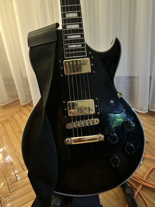 Комплект! Комбік + гітара