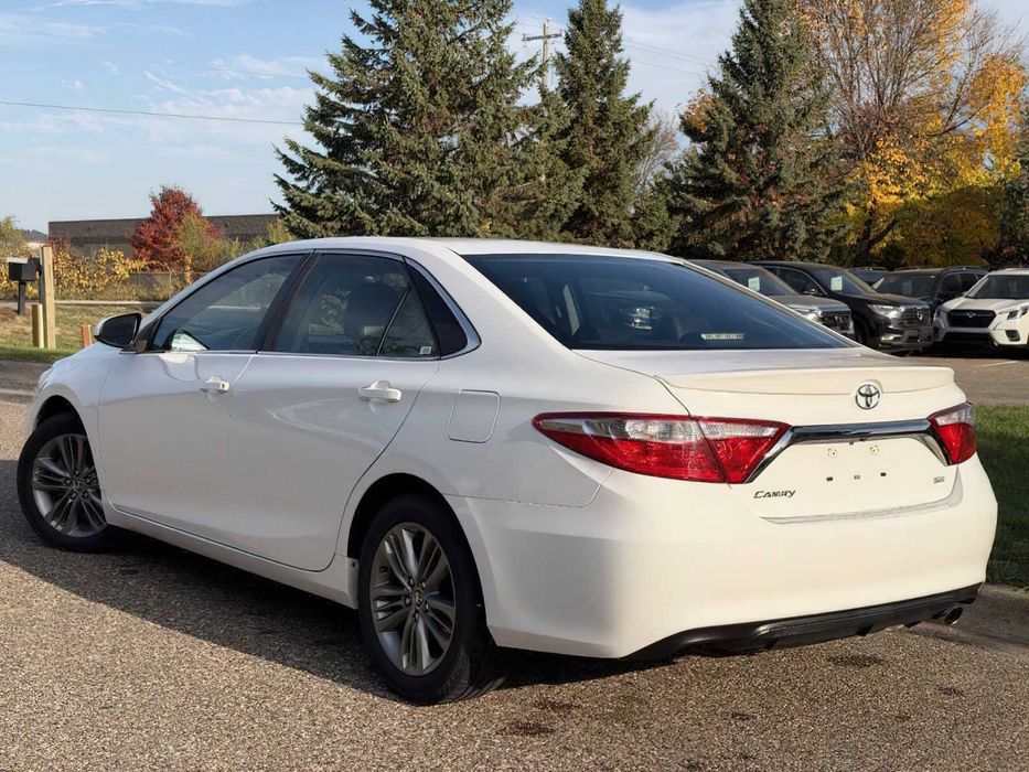 Toyota Camry      2016