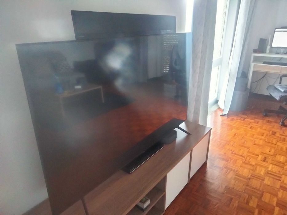 Tv Samsung Smart TV. com um painel LCD de resolução 4K, com 65''
