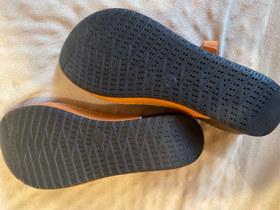 Rewelacyjne sandały na koturnie, r. 40