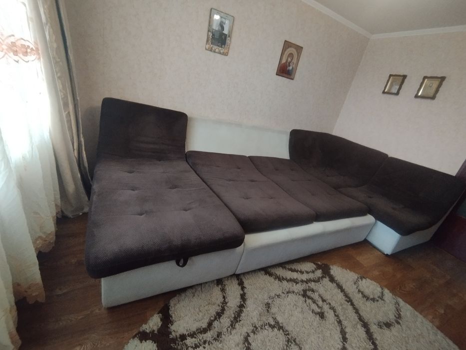 Диван в задовільному стані
