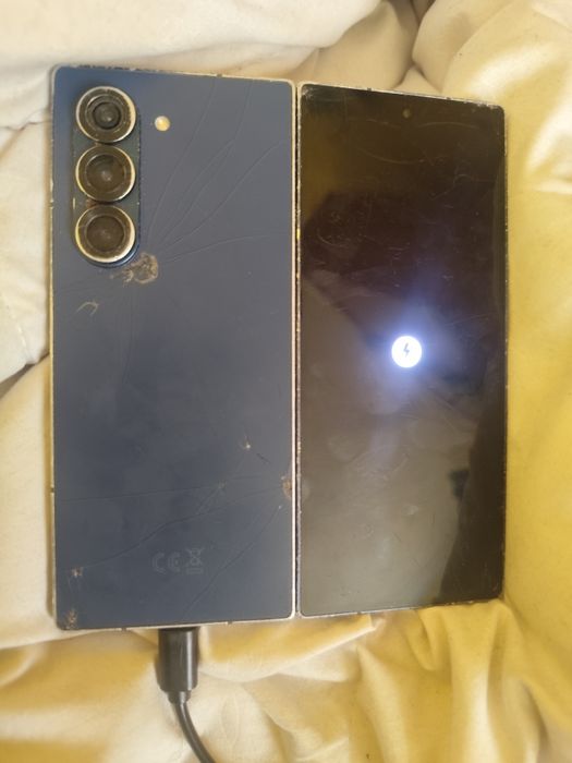 Samsung z fold 6 uszkodzone oba wyświetlacze
