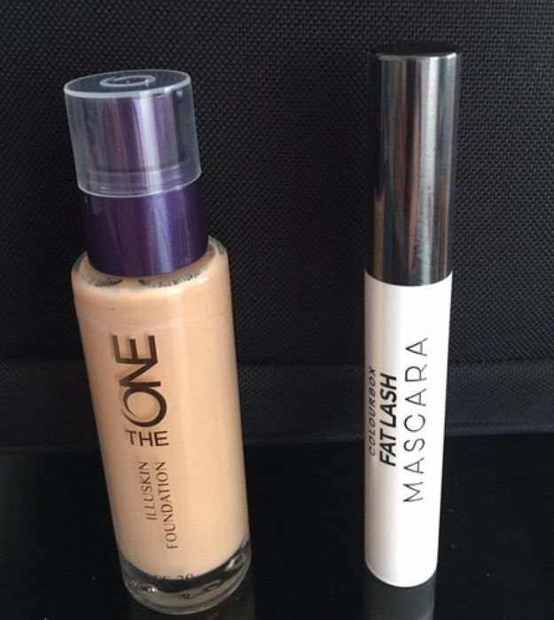 Base The One (vários tons à escolha) + Máscara de Pestanas (rímel)