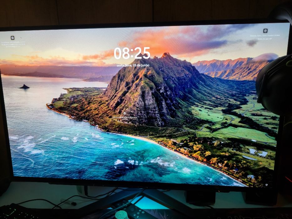 Setup Gaming High-End Completo (PC, Monitor OLED, Cadeira Premium)