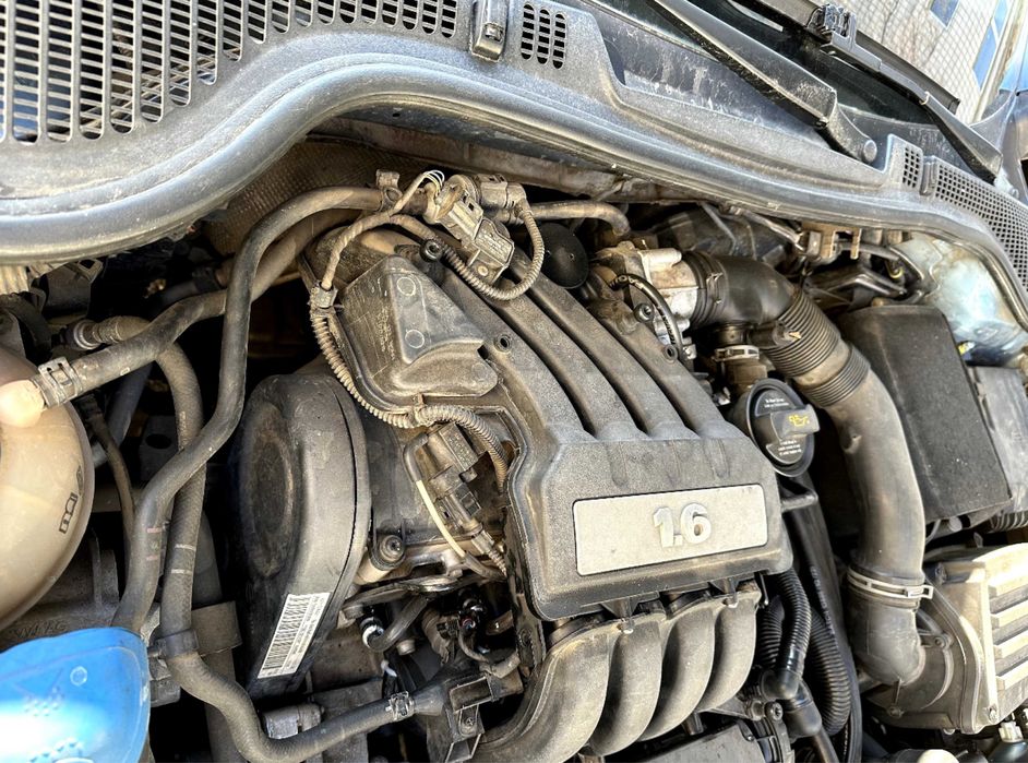 Двигун двигатель двс skoda passat golf touran  a5 1.6 mpi BGU