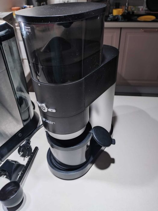 Ekspres do kawy kolbowy DeLonghi Dedica Style EC685.M + Yoer Mulino Ok