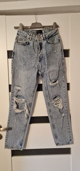 Spodnie jeansy dżinsy Mohito dziury mom boyfriend niebieski