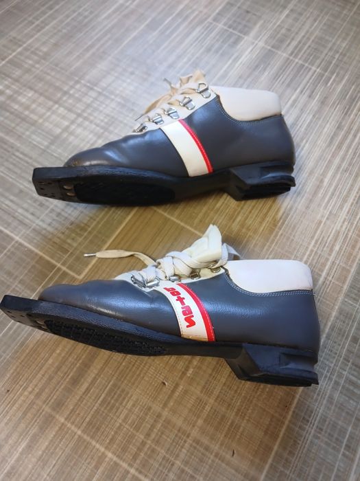 Продам ботинки з кріпленням