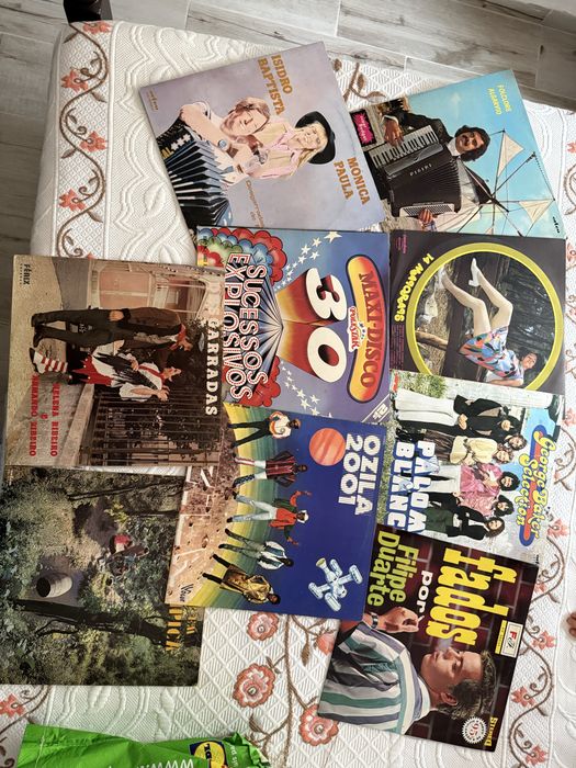 Lote de 54 discos de vinil LP (12”) várias edições e géneros musicais
