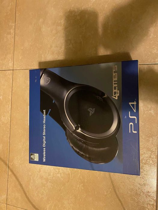 Caixa Headset Wireless PS4 4 Gamers Completa em ótimo estado