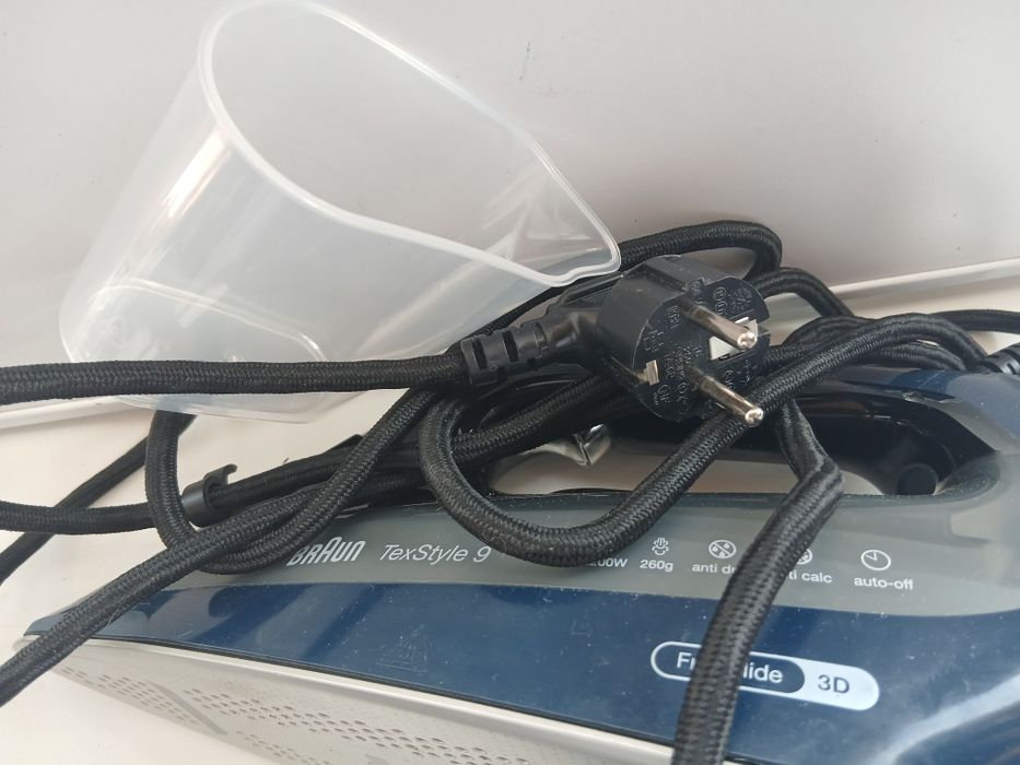 Парова праска  Braun TexStyle 9, модель SI 9682 DB.