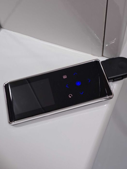 MP3-плеер Samsung с зарядкой и наушниками