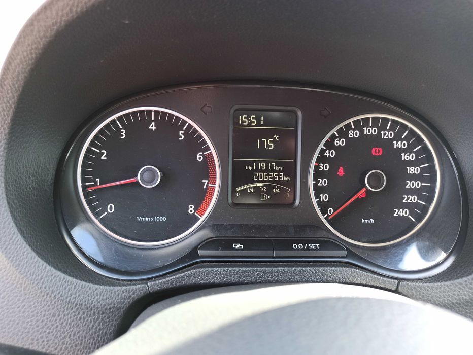 samochód osobowy VW Polo 1,2 benzyna