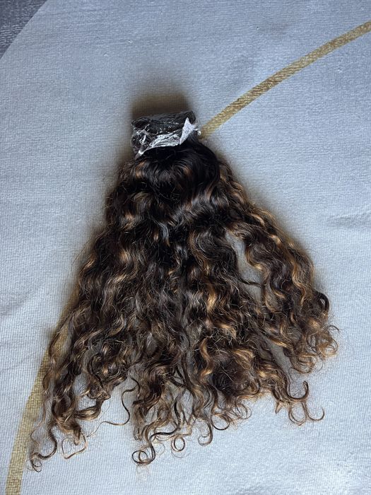 Extensões Cabelo Humano Cacheado Balayage Tape-In | 130g