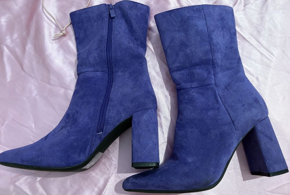 Botas roxas tam 36 de camurça