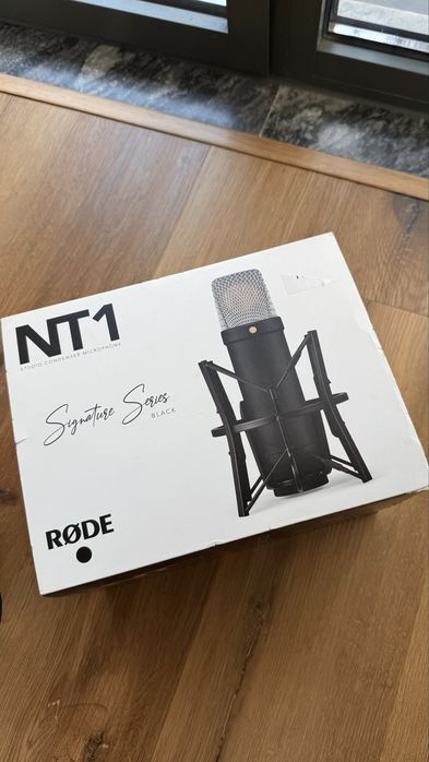 Rode NT1 Signature with Focusrite Scarlett 2i2 4th Gen