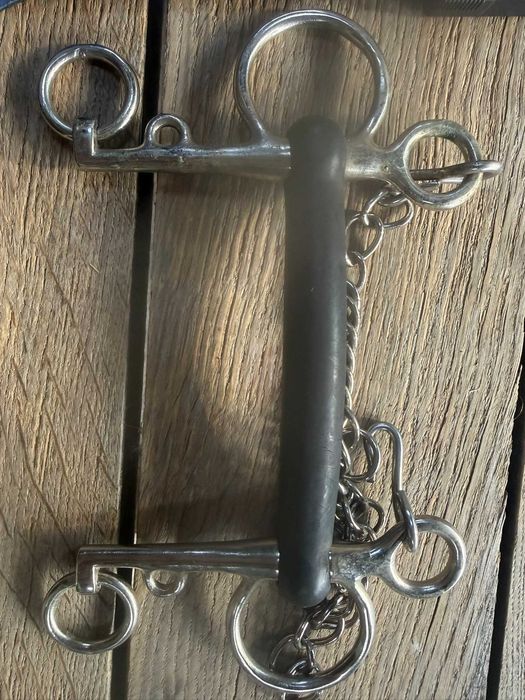Pelham gumowy prosty 12,5 cm / 19 mm z łańcuszkiem