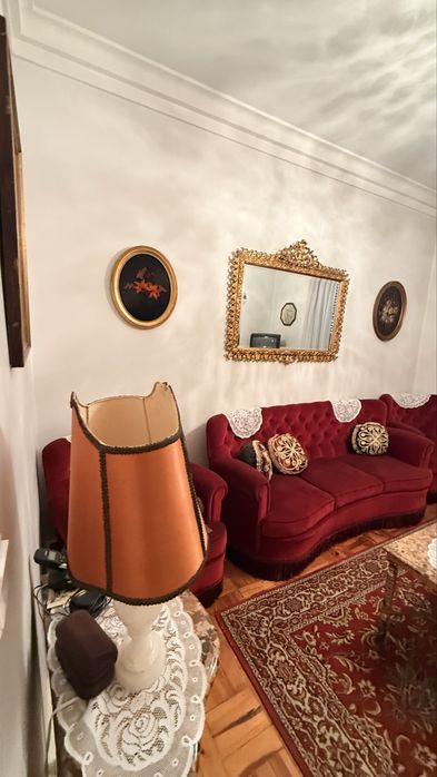 Vendo Sofa vermelho de 3 lugares e 2 poltronas